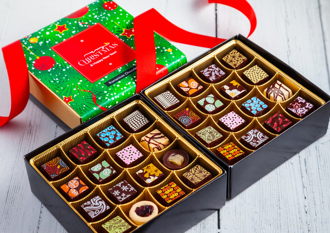 Merry Christmas Double Queen Chocolate Art Box (32 Pieces)