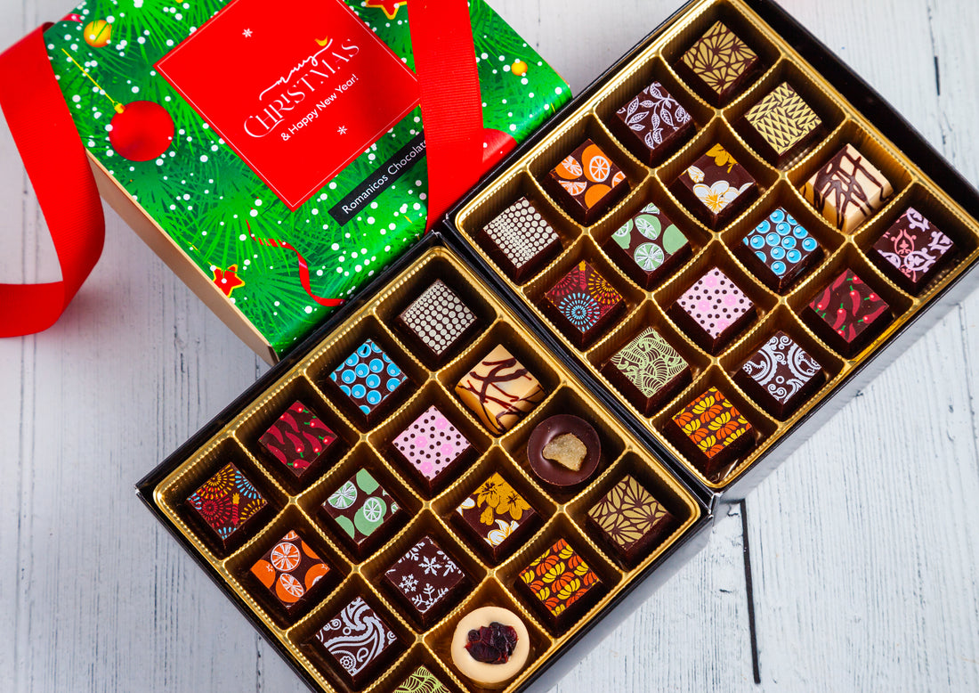 Merry Christmas Double Queen Chocolate Art Box (32 Pieces)