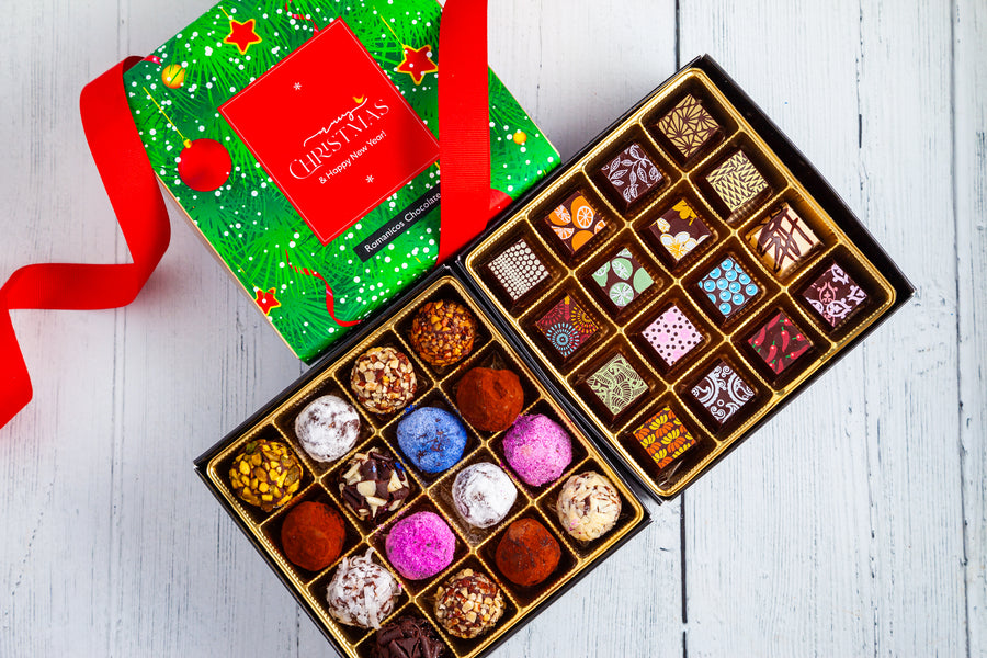 Merry Christmas Queen Size Mixed Box (32 Pcs: 16 Bonbons, 16 truffles)