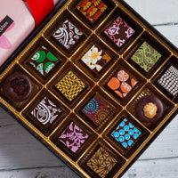 Valentine's Day Double Queen Chocolate Art Box (32 Pieces)