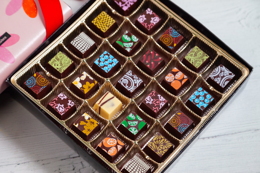 Valentine's Day Single King Size Chocolate Art Box (25 Pcs)