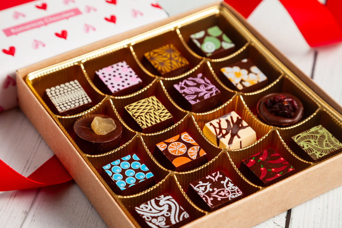 Valentine's Day Single Queen Size Chocolate Art Box (16 Pcs)