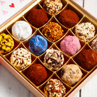 Valentine's Day Single Queen Size Signature Truffle Box (16 Pieces)