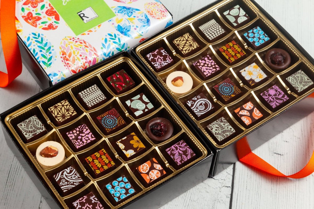 Easter Double Queen Chocolate Art Box (32 Pieces) - Romanicos Chocolate