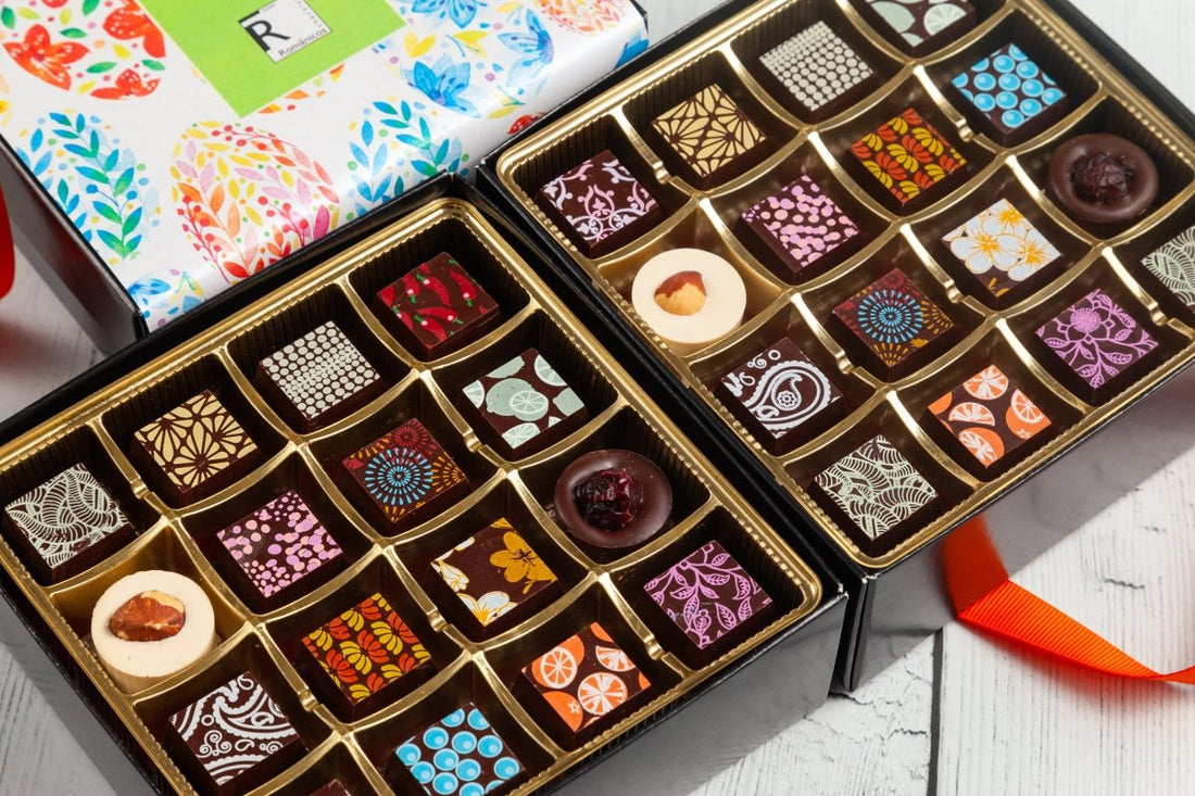 Easter Double Queen Chocolate Art Box (32 Pieces) - Romanicos Chocolate