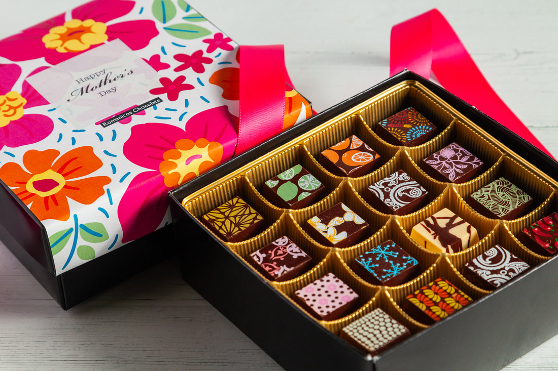 Mother's Day Double Queen Chocolate Art Box (32 Pieces)