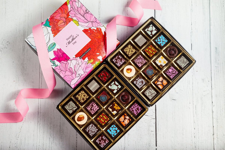 Mother's Day Double Queen Chocolate Art Box (32 Pieces) - Romanicos Chocolate