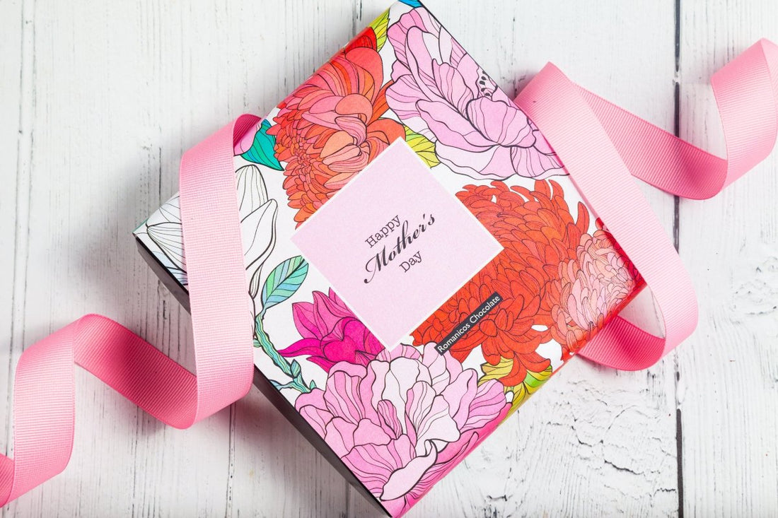 Mother's Day Queen Mix Box (32 Pcs: 16 Bonbons and 16 Truffles) - Romanicos Chocolate