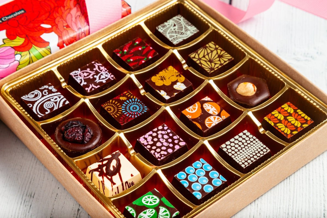Mother's Day Single Queen Chocolate Art Box (16 Pieces) - Romanicos Chocolate