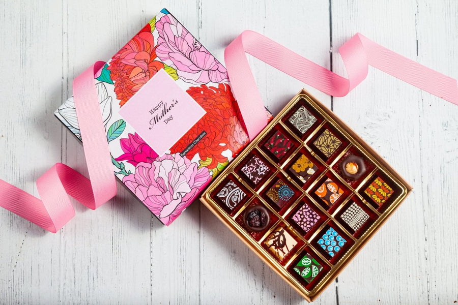 Mother's Day Single Queen Chocolate Art Box (16 Pieces) - Romanicos Chocolate
