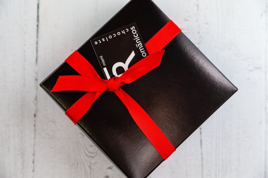 Queen Size Chocolate Art Box - Romanicos Chocolate
