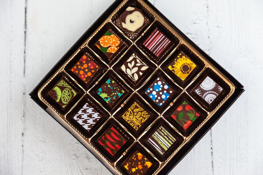Queen Size Chocolate Art Box - Romanicos Chocolate
