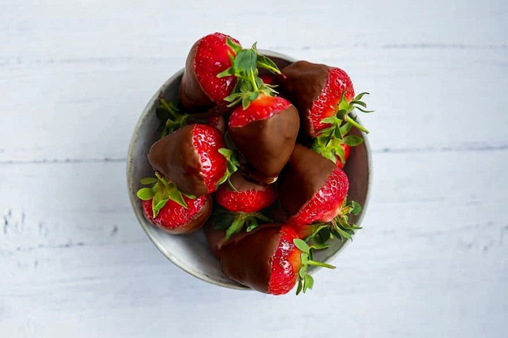 Strawberries Dipped in Fine Dark Chocolate [ONLY AT THE STORE] - Romanicos Chocolate